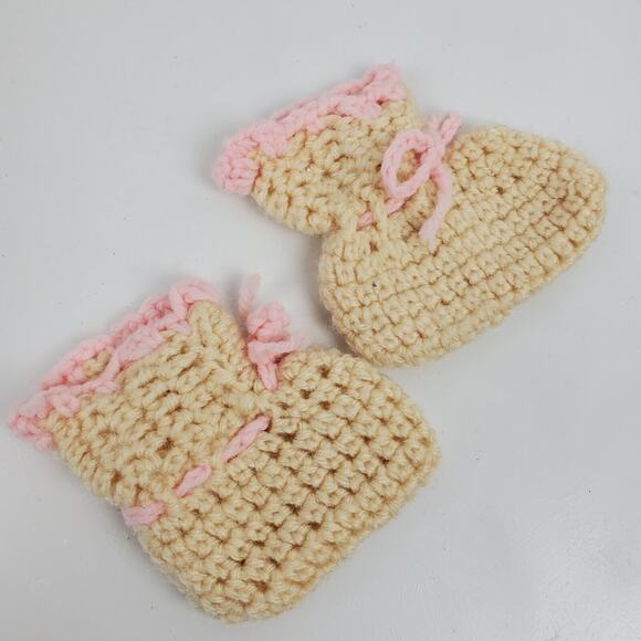 Vintage Crochet Handmade Baby Booties Ivory Pink 4x4 Inch - Picture 4 of 4
